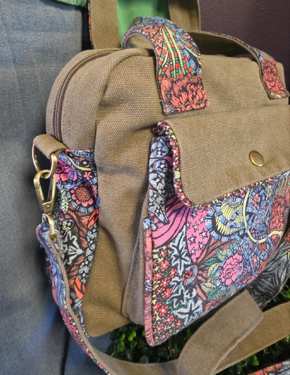 Black Butterfly Brand Neon Floral Canvas Satchel Bag With Removeable Crossbody - Picture 3 of 12